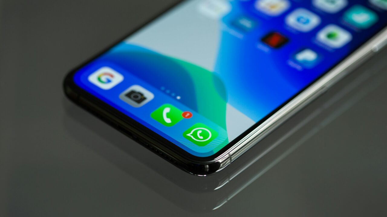 La validez de los mensajes de WhatsApp como prueba en los procesos judiciales